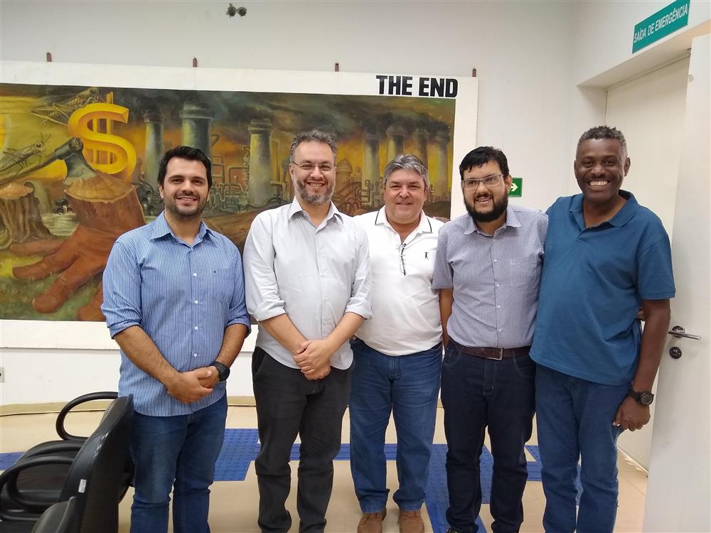 Da esquerda para direita: Roberto Leite (servidor da Câmara), Fernando Padula (Coordenador do Arquivo Público do Estado de São Paulo), Antônio Henrique (servidor da Prefeitura), Hugo Garcia (servidor da Prefeitura), e Luiz Carlos da Silva, Presidente da Câmara